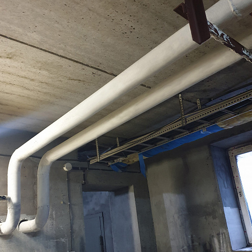 Application of Bronya ThermoHydroPlast and Bronya Metal Elastic to prevent condensation on cold water pipes of a large apartment building in Blagoveshchensk, Amur region (photos and videos with dealer comments)